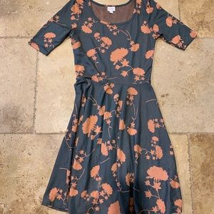 Grey lularoe dress 55%Rayon 42%polyester 3%spandex